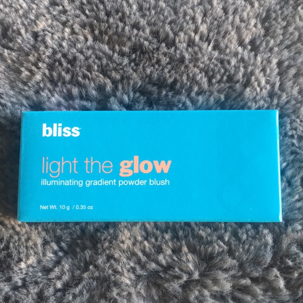 NIB BLISS Light the Glow Gradient Blush